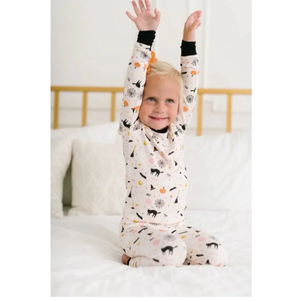Ollie Jay Spooky Scenes Halloween Bamboo Pajama Set size 7